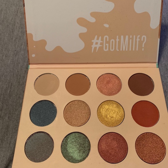 Make up items - Picture 8 of 8